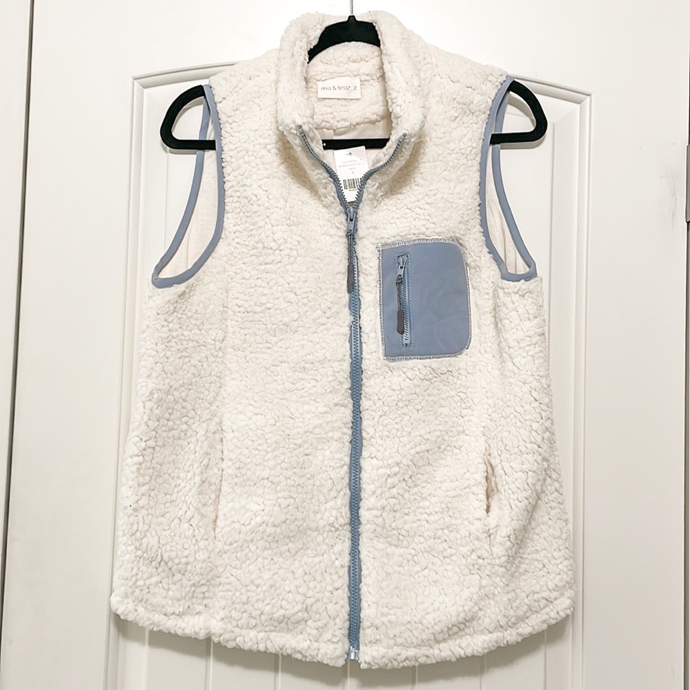 Mia & Tess Cream/Light Blue Sherpa Vest